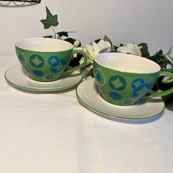 Set 2006 Holiday Starbucks Mugs w/Plates - Picture 1 of 11